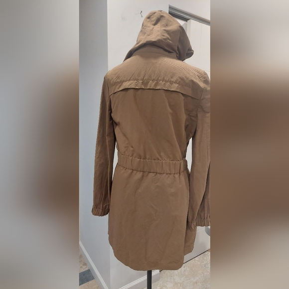 Tory Burch Tan Ruffle Front Trench Coat - Picture 7 of 10